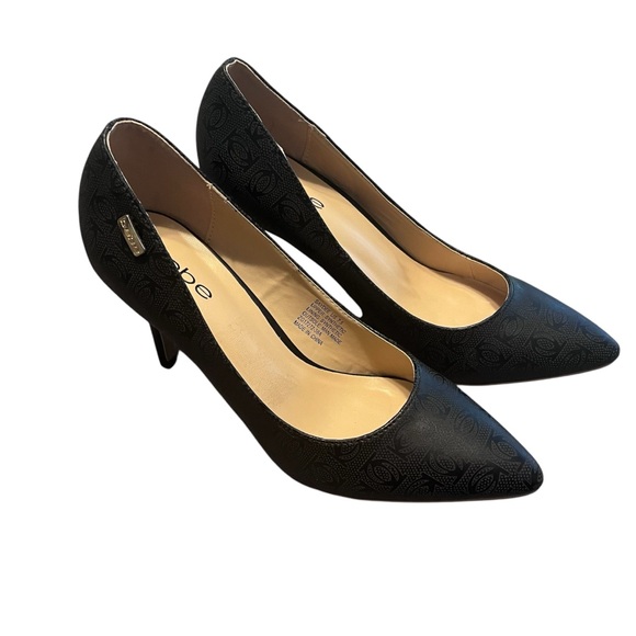 Women's Bebe Saydee Black Embossed Size 7.5 High Heels Pump Shoes - Picture 2 of 7